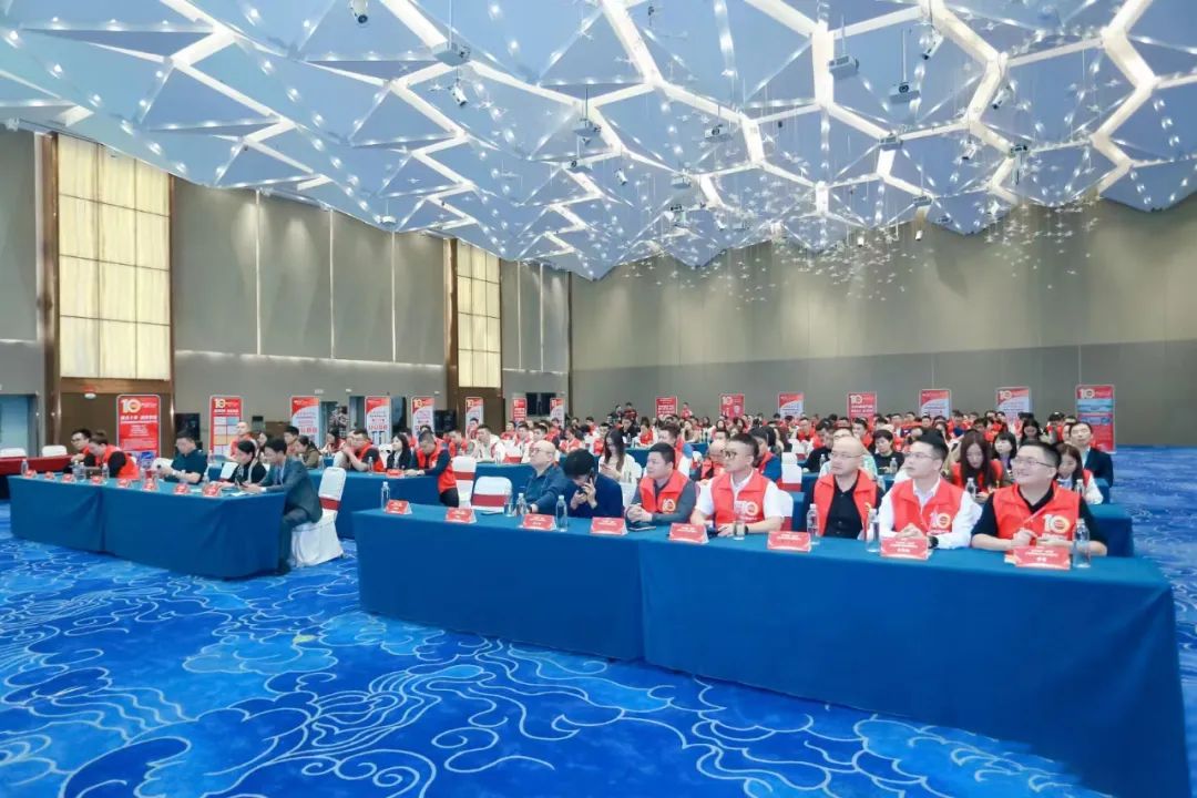 開啟中國泳池元年——2023第八屆華天成泳池溫泉SPA行業(yè)年會【領袖峰會】圓滿召開！