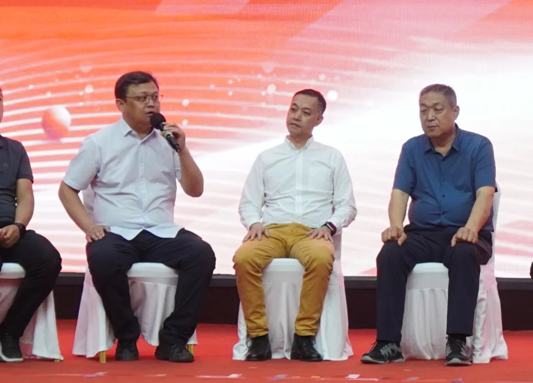 華天成對話行業先鋒 ——2024京津冀空氣能供暖高峰論壇成功舉辦!