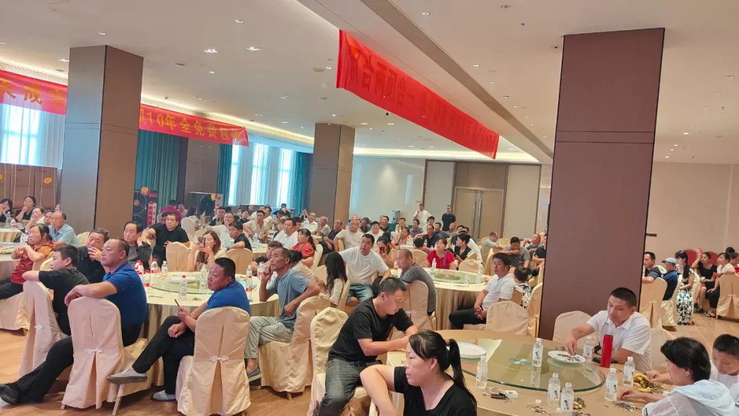 華天成回饋終端 —— 邯鄲運營中心千人團(tuán)購會盛況空前!