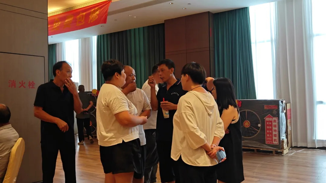 華天成回饋終端 —— 邯鄲運營中心千人團(tuán)購會盛況空前！