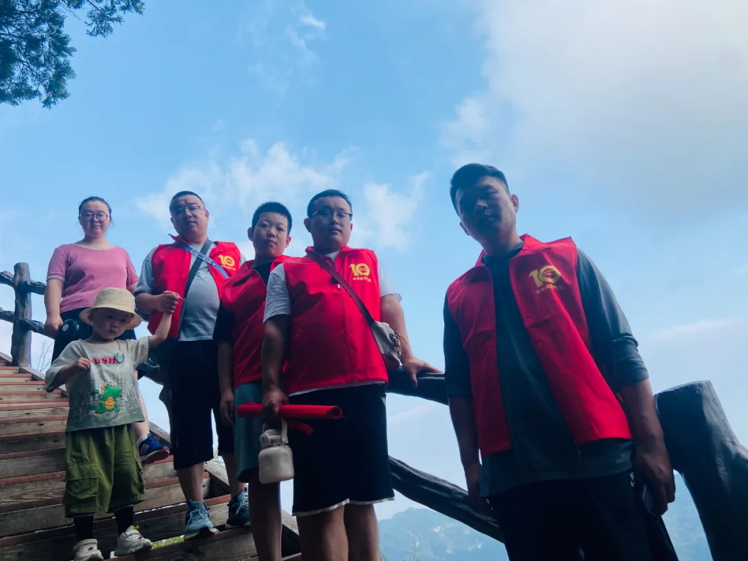 云臺(tái)之巔，品質(zhì)見(jiàn)證|華天成河北邯鄲運(yùn)營(yíng)中心成功舉辦云臺(tái)山團(tuán)建活動(dòng)！