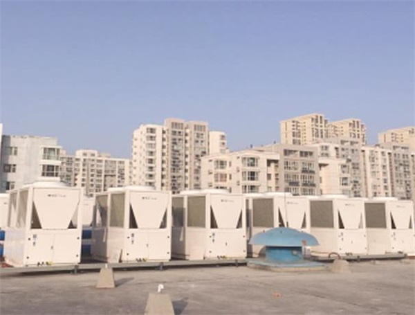 學校采用空氣能熱泵設備是否可行呢？