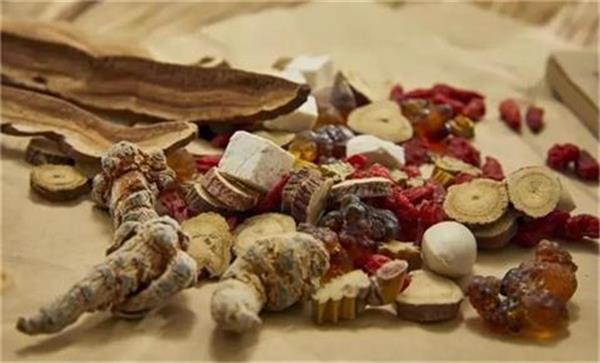 空氣能熱泵烘干設(shè)備，保障中藥材的質(zhì)量穩(wěn)定