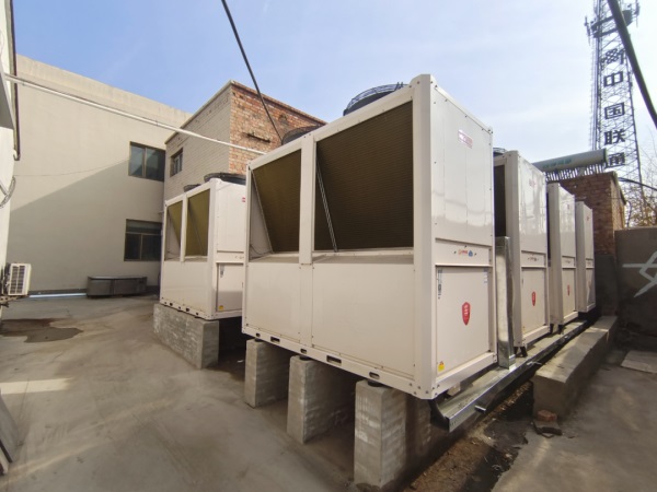 綠色高效取暖，選擇空氣源熱泵采暖系統