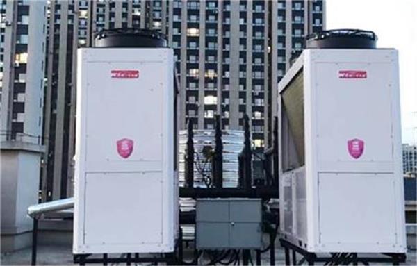 冬季商場購物，空氣能熱泵供暖設備帶來溫暖