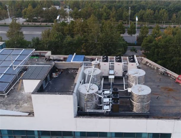 綠色賓館：享受高效空氣能熱水系統(tǒng)